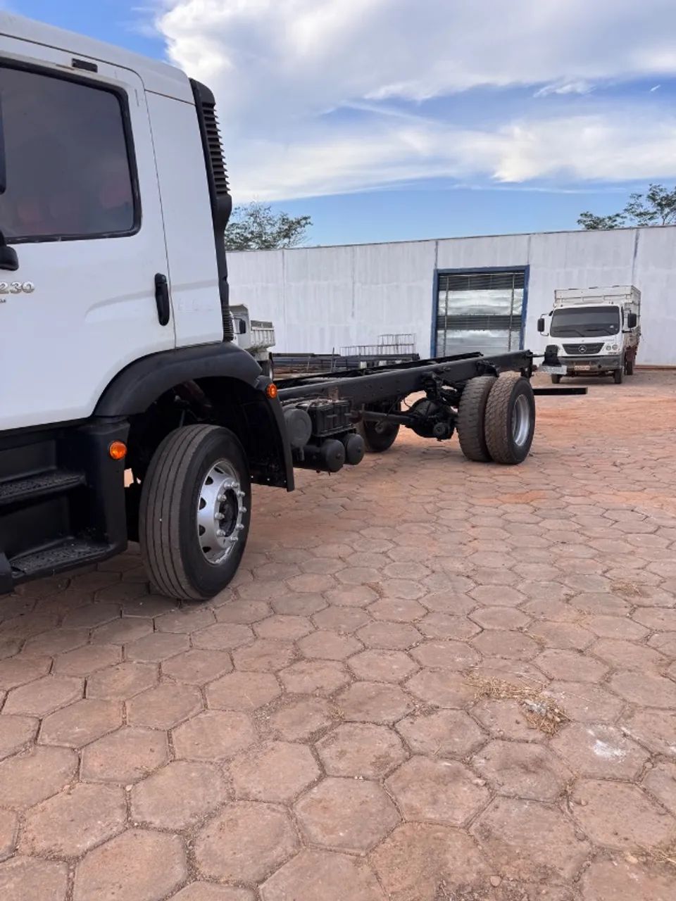Caminhão 17-230 ano 2019 - Foto 2