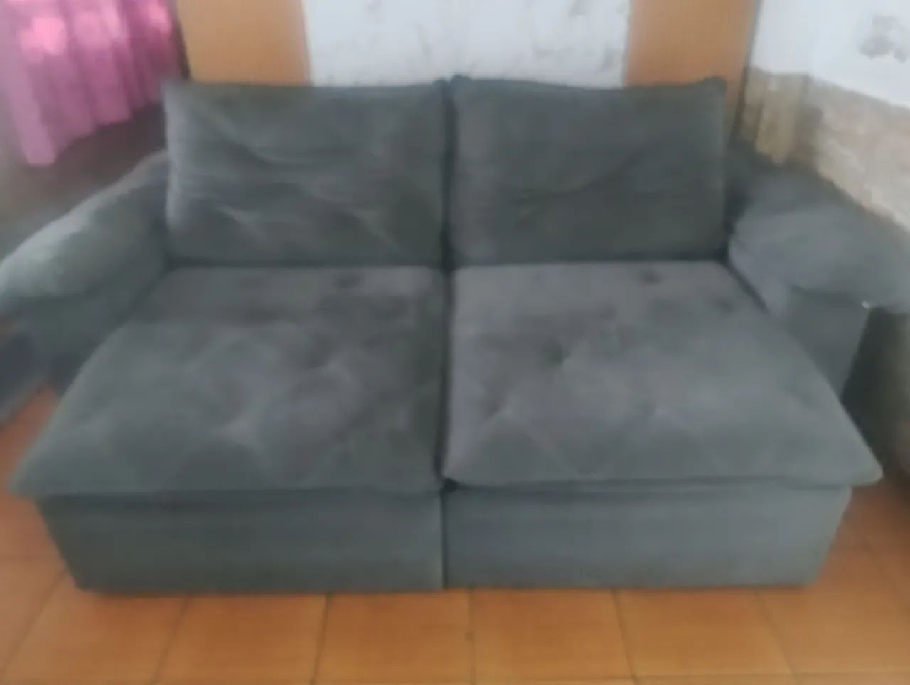 Vende-se sofá 2.30 usado com uma avaria no braço e na  cabeceira dele  - Foto 2