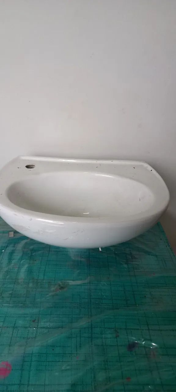 Ceramic sink