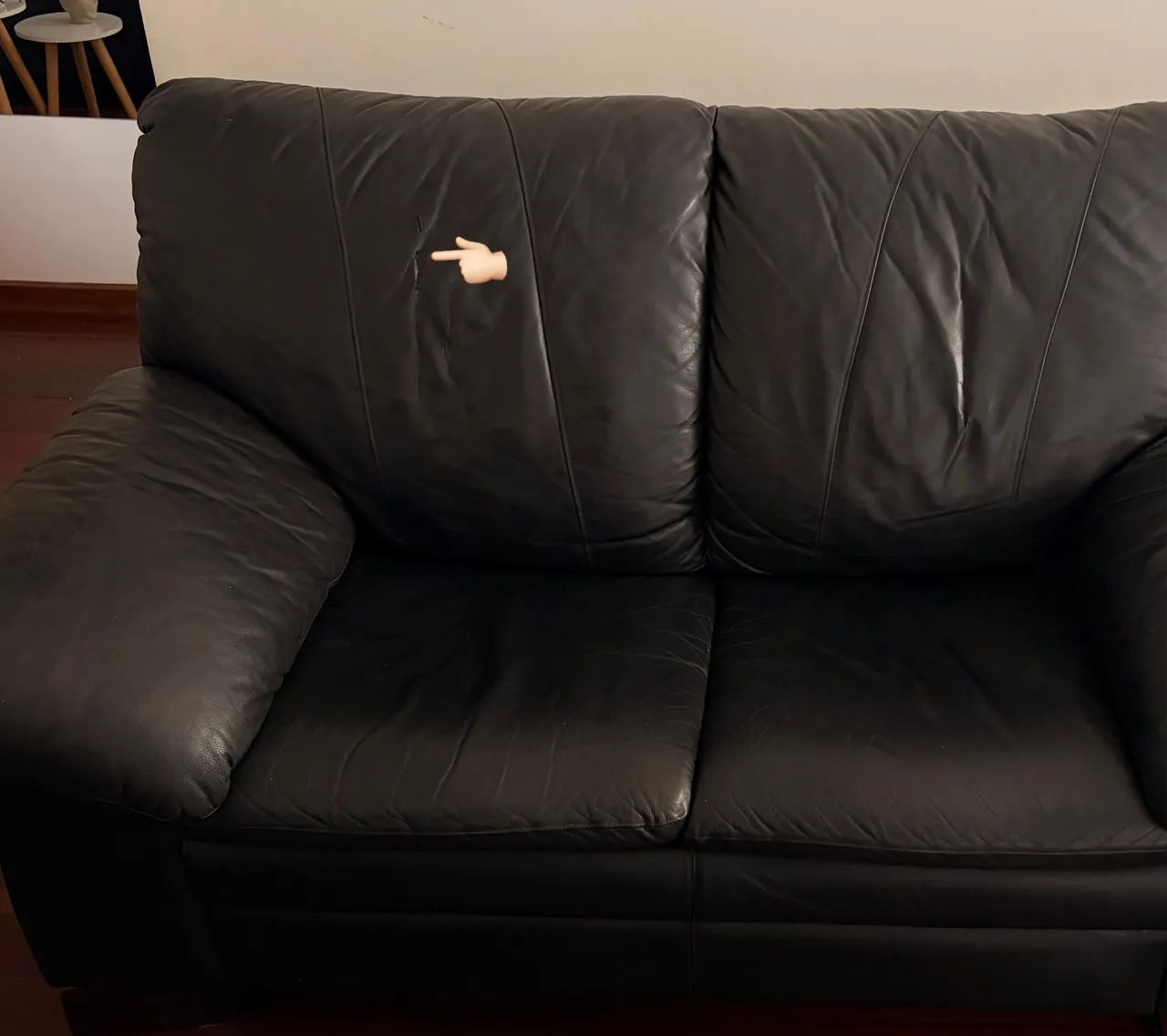 Sofá de Couro Legítimo - Excelente Estado (não é courino) - Foto 4