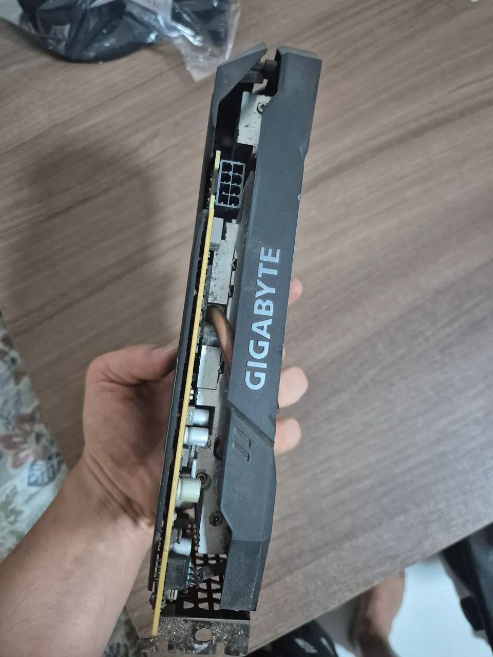 RTX 2060 Gigabyte 6GB GDDR6 usada - Foto 3