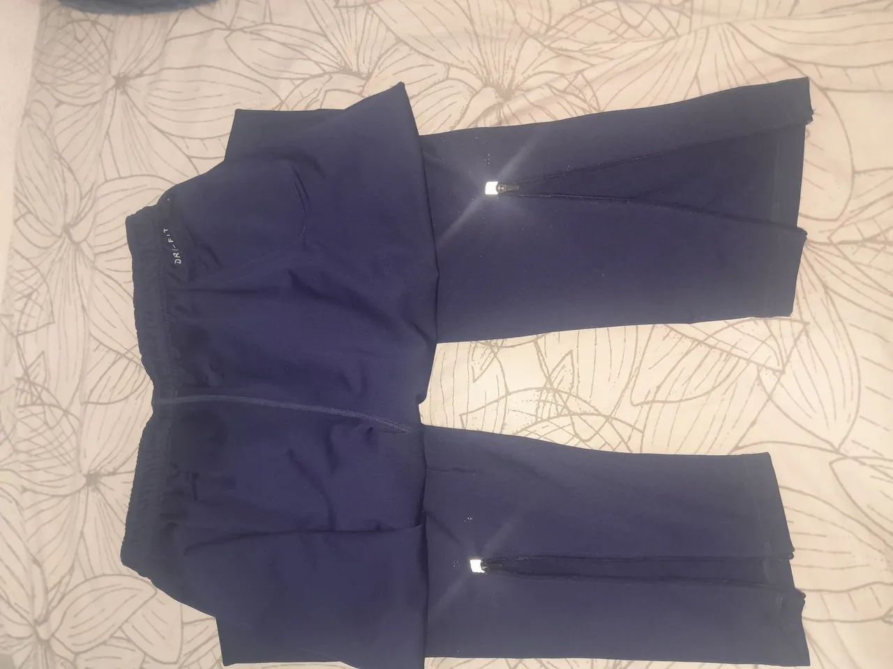 CALÇA NIKE DRIFIT ORIGINAL - TAM.G - DETALHES REFLETIVOS - Foto 3