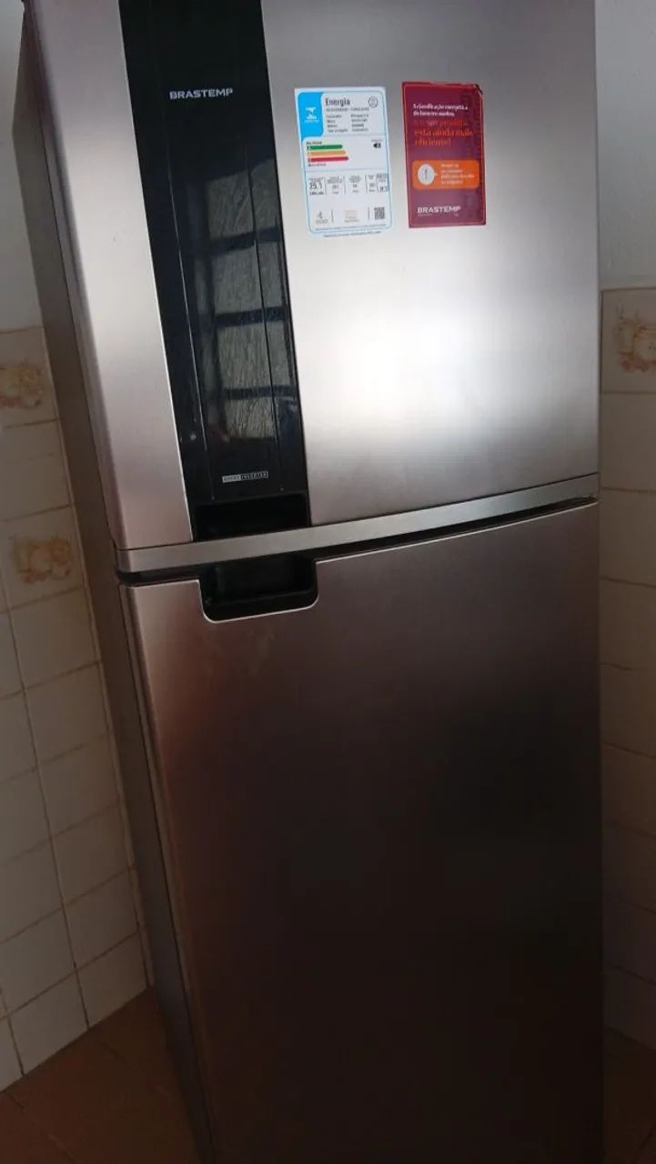 Vendo geladeira Brastemp nova 