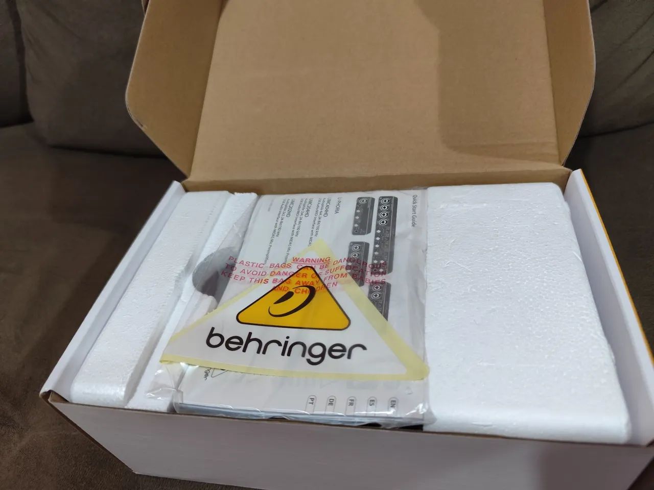 Placa de Áudio Behringer UMC22 - Foto 4