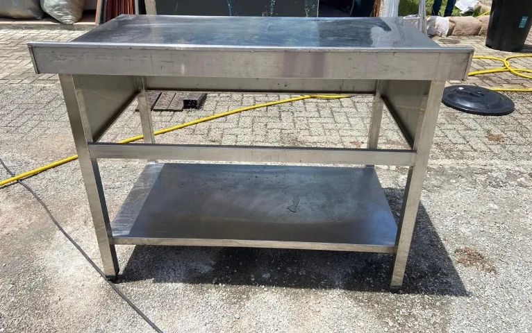 Bancada Industrial em Inox com prateleira
