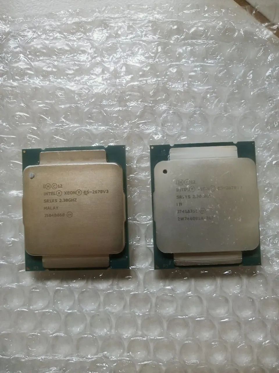PROCESSADORES XEON E5 2670 V3, juntos ou separados.