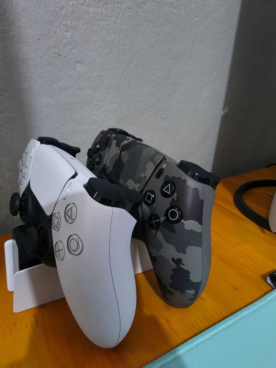 Playstation 5 Slim 1TB + 2 controles + Base de carregamento  - Foto 4