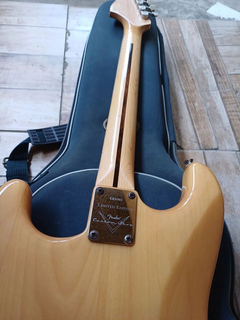 Guitarra squier standard  - Foto 4