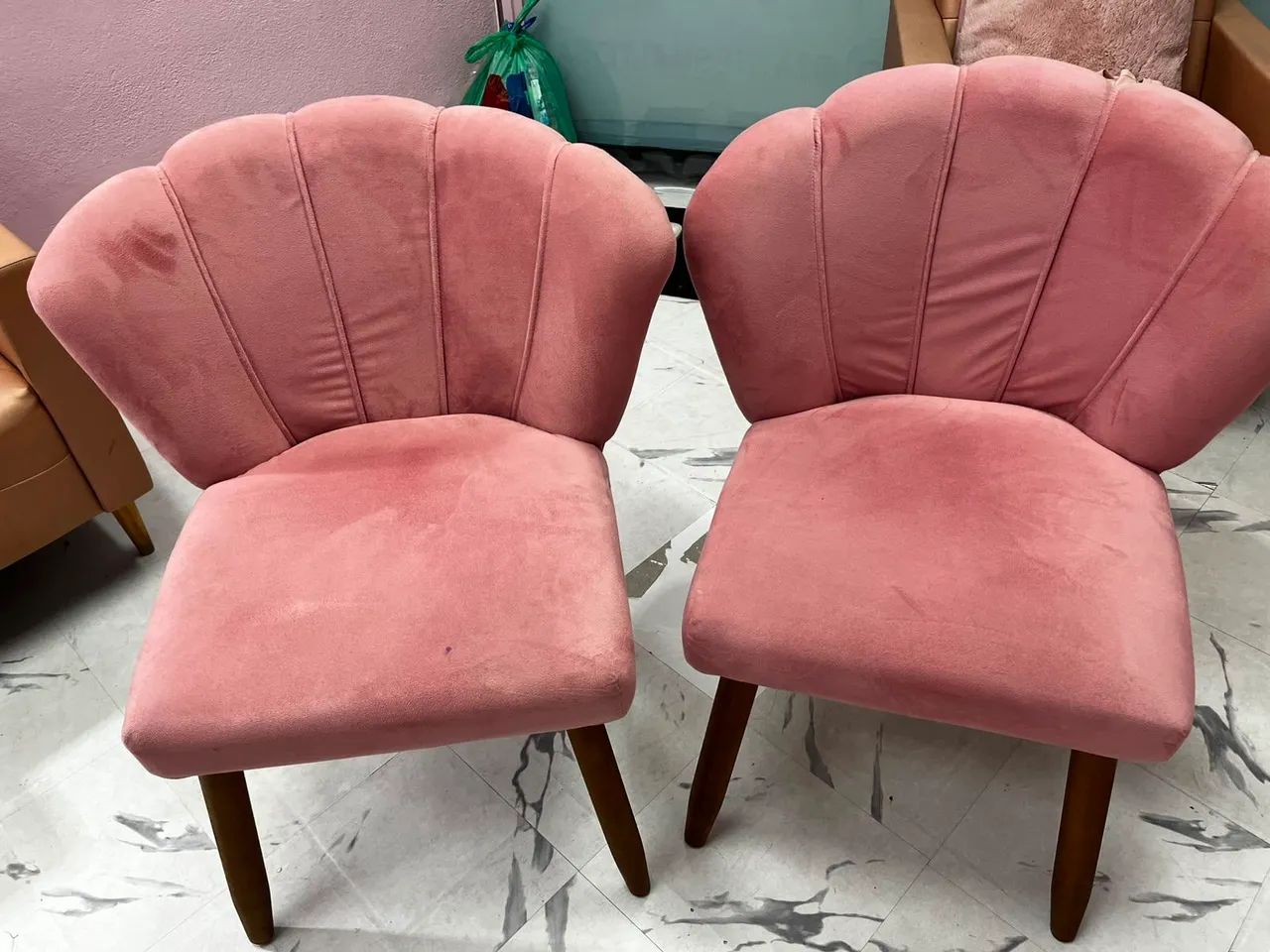 POLTRONAS ESTOFADAS - PAR