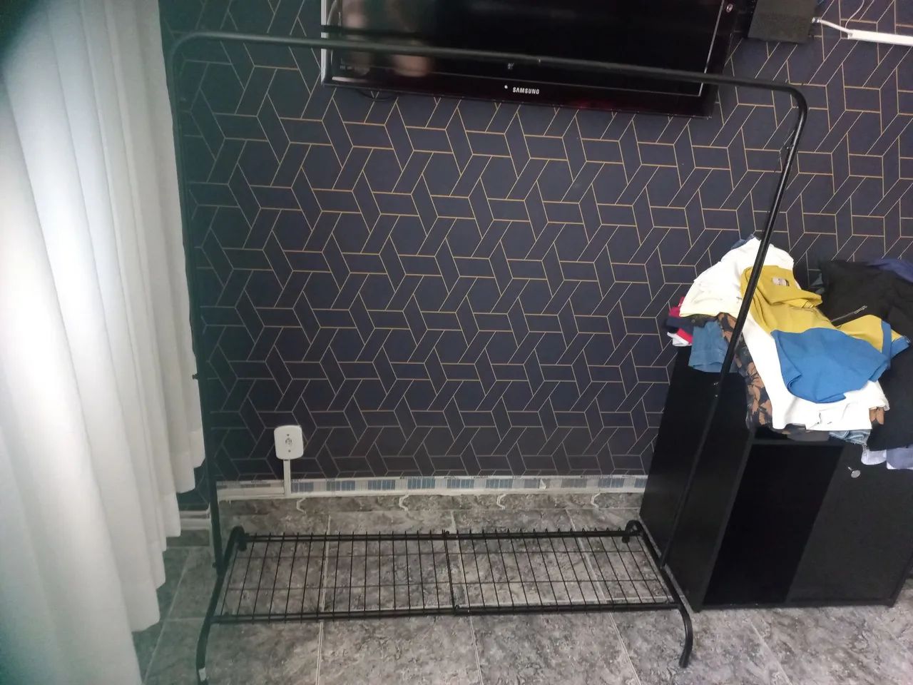 Arara de roupas e sapatos - Foto 4