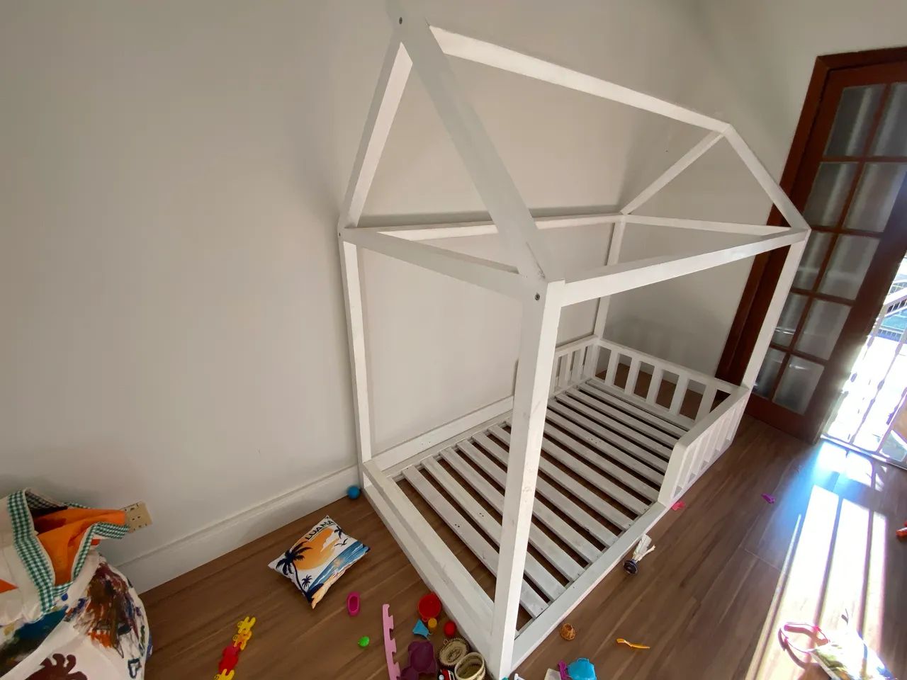 Cama infantil casinha madeira maciça  - Foto 2