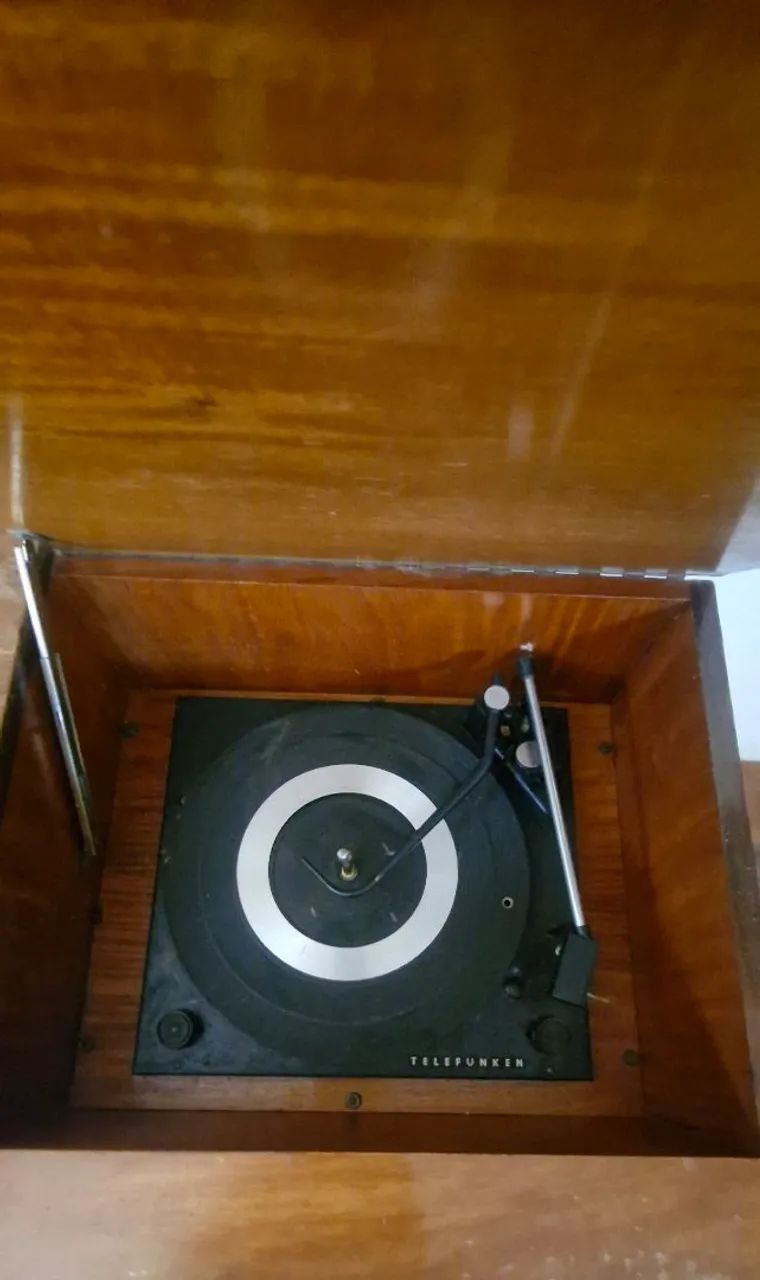 Radio e toca diacos Telefunken antigo  - Foto 3