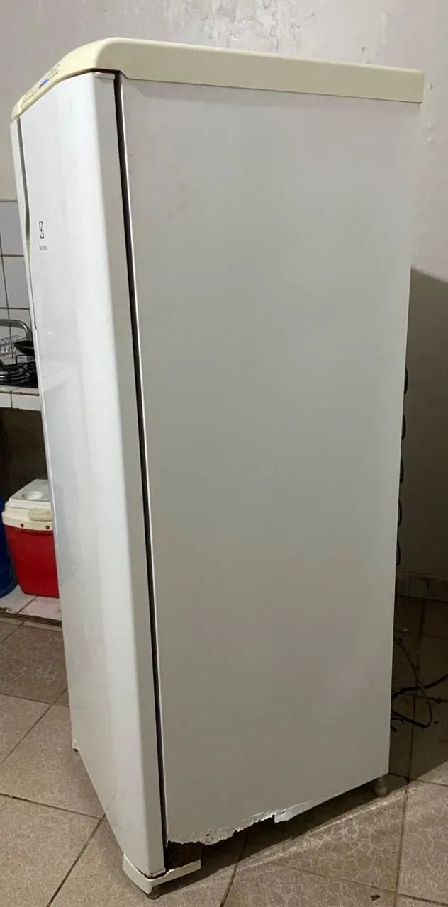 Geladeira Electrolux Cycle Defrost 240L - Foto 2