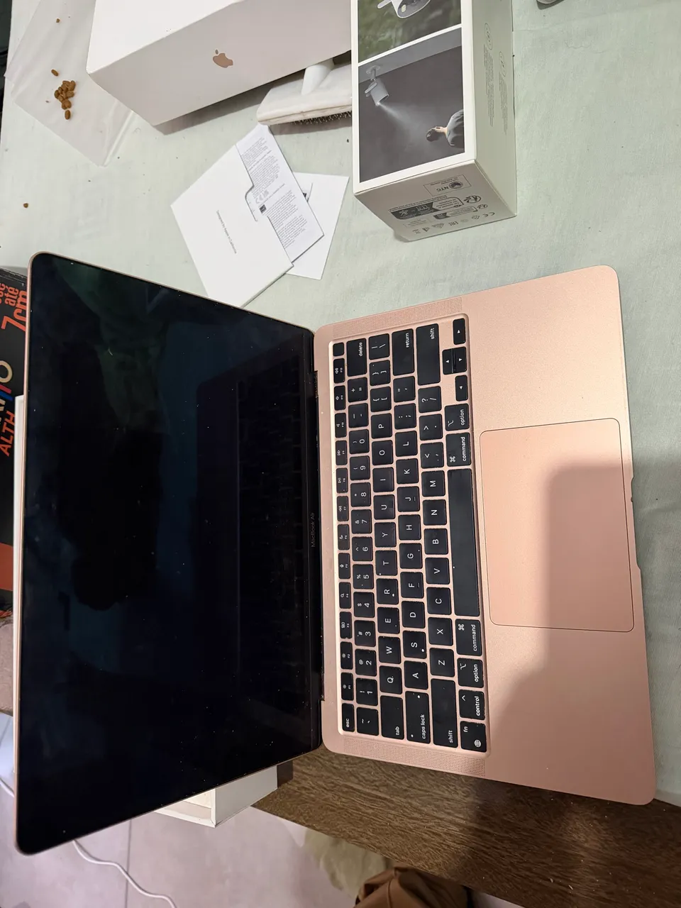 apple macbook dourado