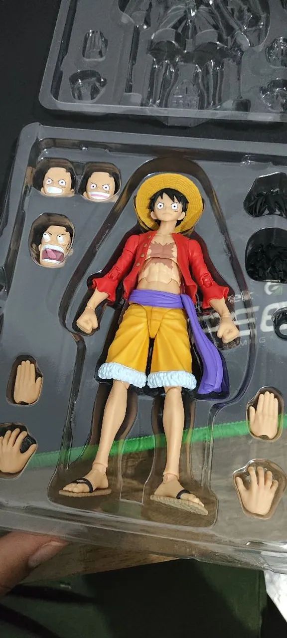 Figure Monkey D. Luffy ShFiguarts original