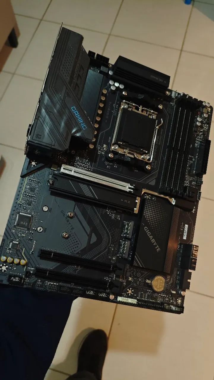 Placa-mãe Gigabyte X870 Gaming WiFi 6 - Foto 5