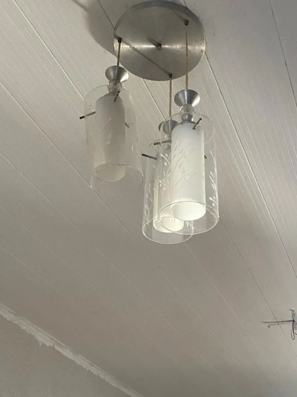 Lustre pendente triplo de vidro