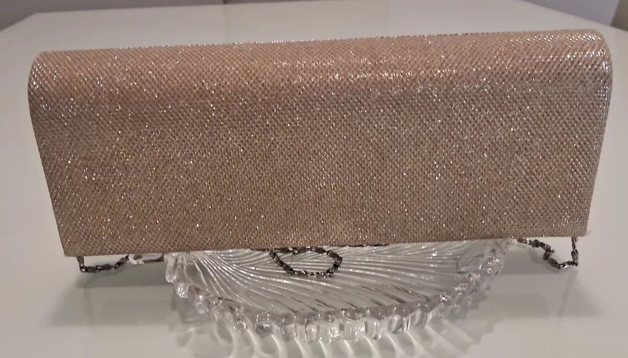 Clutches dourada 