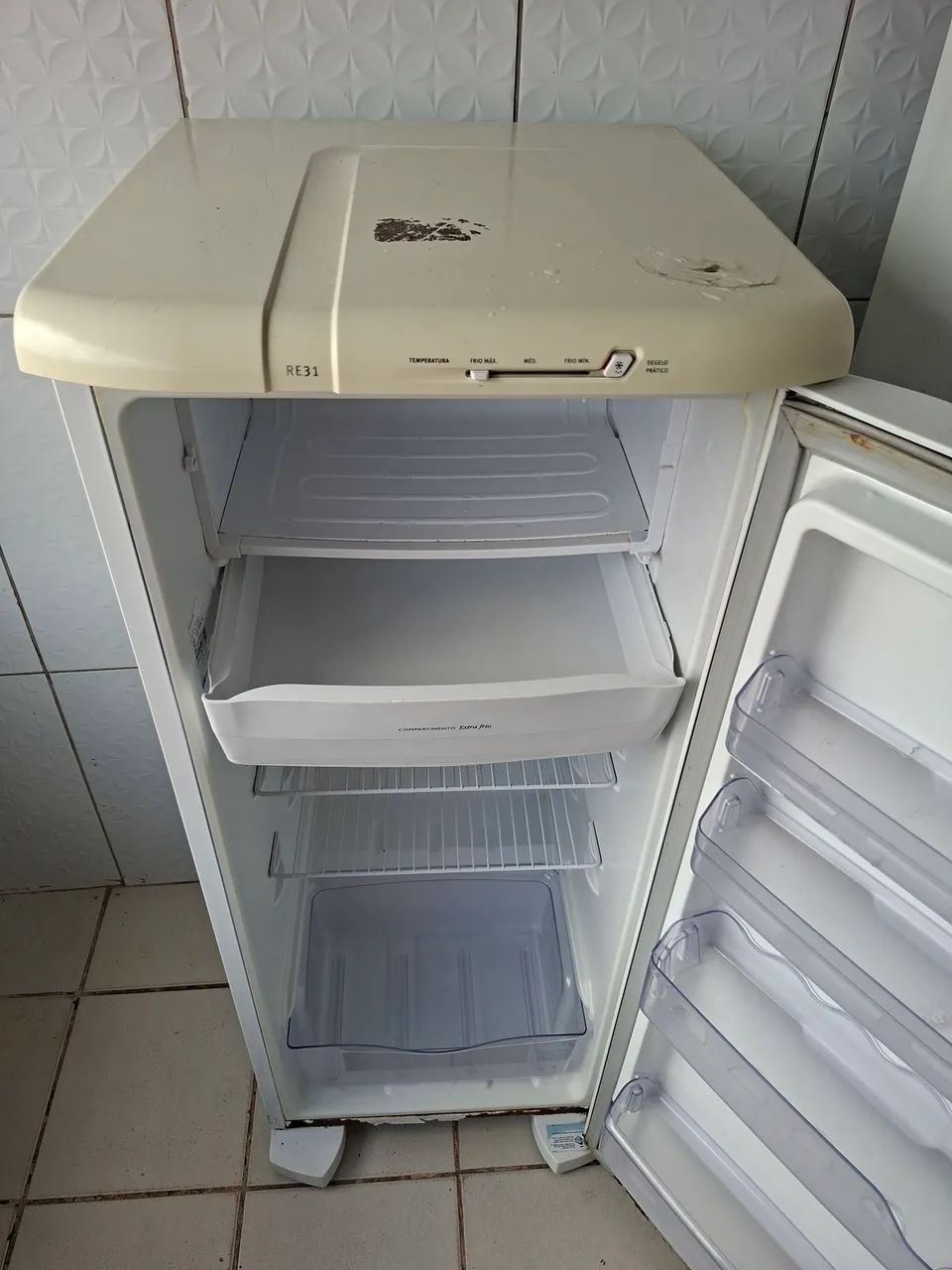 VENDO GELADEIRA ELETROLUX RE31 - Foto 4