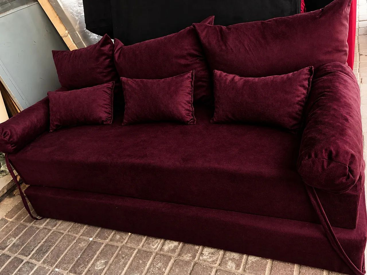 Sofa cama 8 almofadas de fábrica  - Foto 2