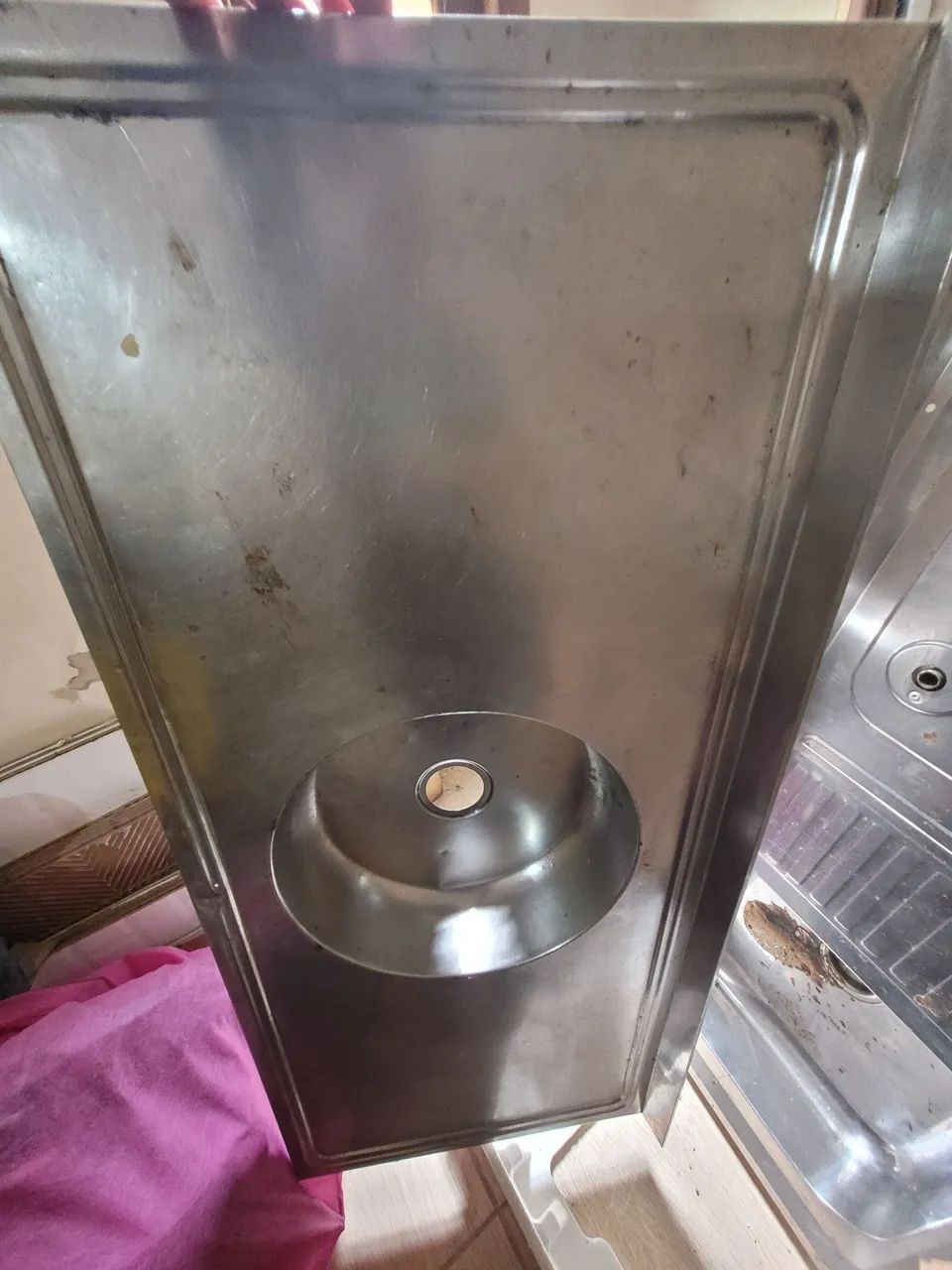 Stainless steel kitchen sink