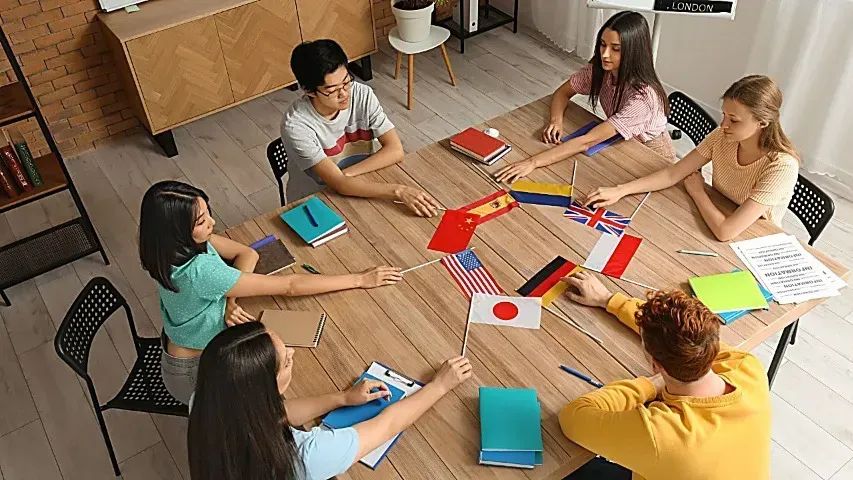 Escola de Idiomas À Venda