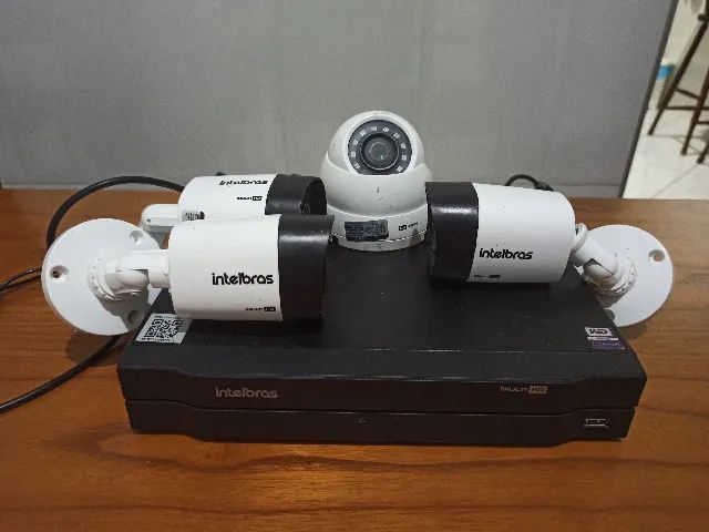 Kit CFTV Intelbras 4 Câmeras + DVR MHDX 1104 - Funcionando Perfeitamente