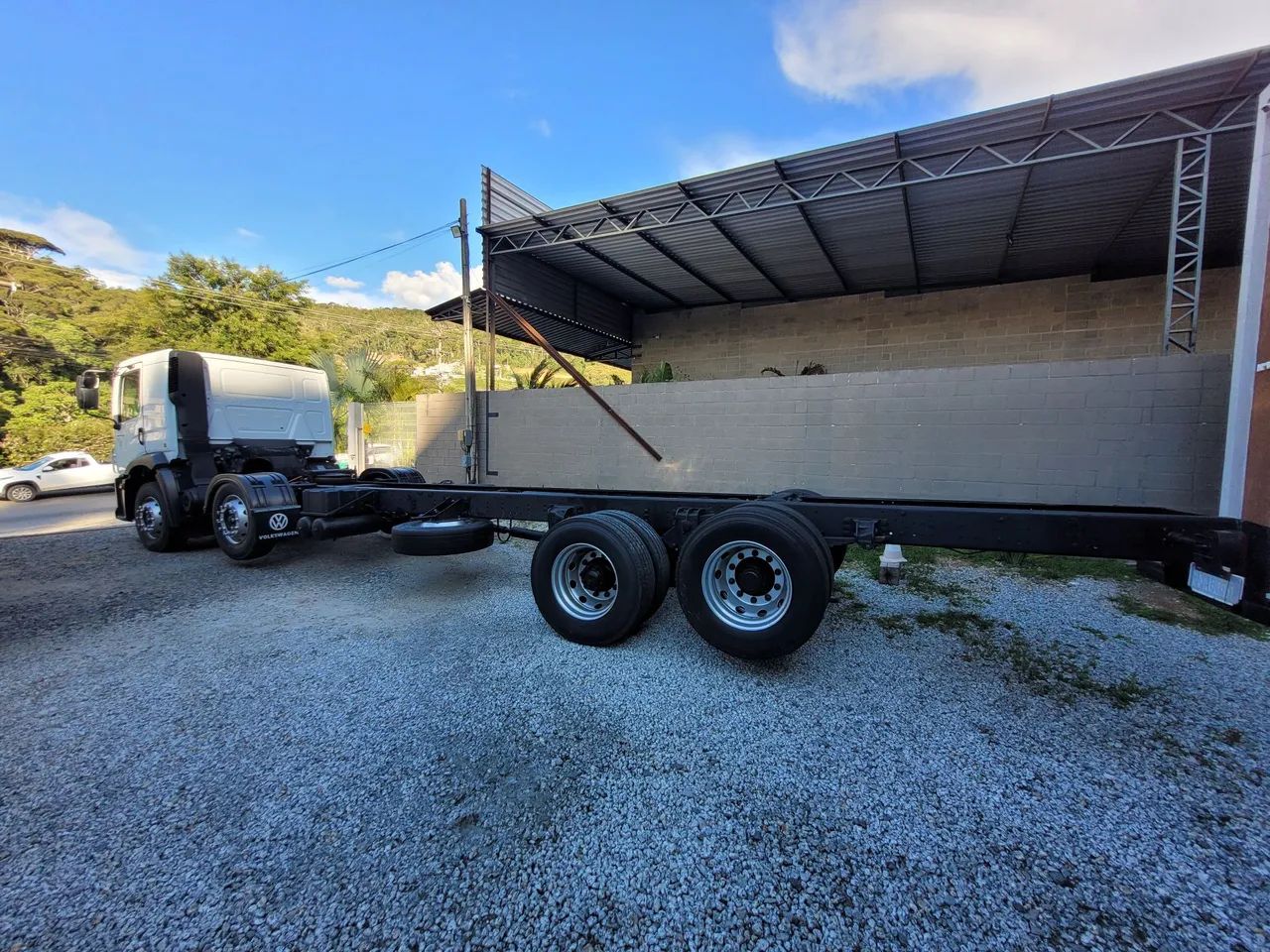 VW 24280 Prime 2023 8x2 Bitruck 26.000kms - Foto 2