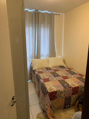 Apartamento mobiliado e decorado com excelente localização - Foto 6