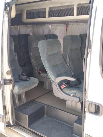 Van Renault Master Executiva 16 lugares - Foto 5