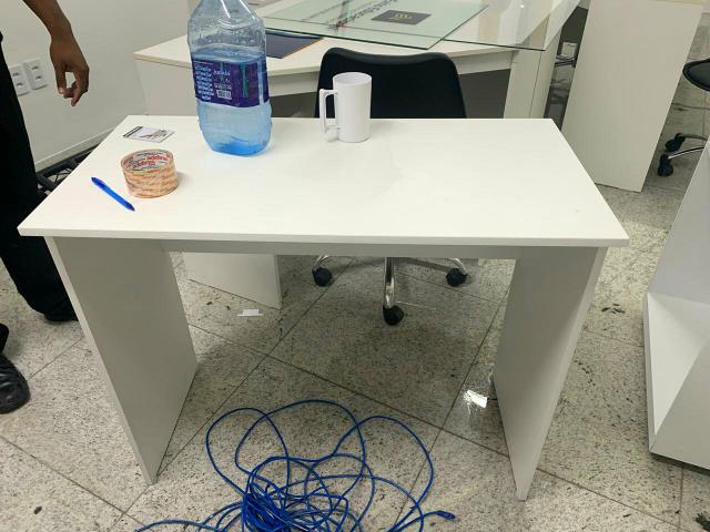 Mesas pra escritorio e suporte de tv - Foto 3