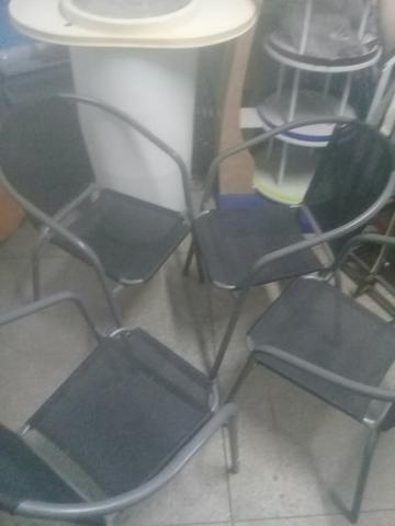 4 cadeiras por 100.00 Tenho 2 modelos - Foto 5