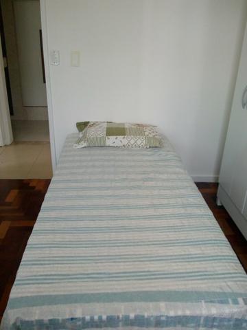 Aluga-se quarto para moças - Foto 2