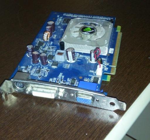 Placa de video 512 MB nvidia