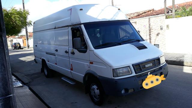 Iveco caminhão furgão