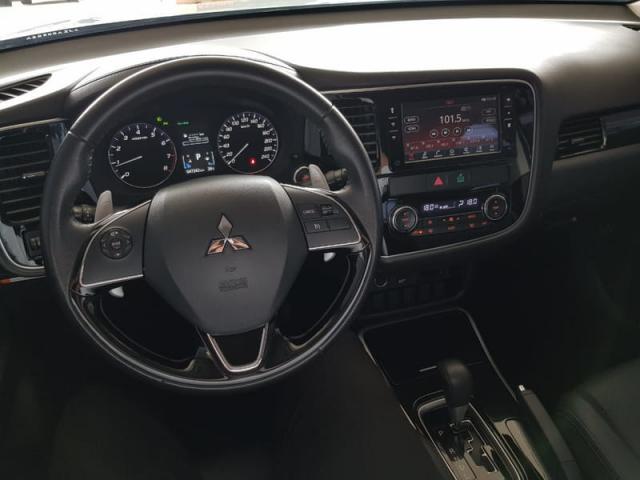 MITSUBISHI OUTLANDER 2.0 COMFORT 7 LUGARES AUT - Foto 17