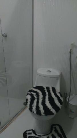Aluga-se Flat , com 1 quarto, 1 Banheiro, 1 Sala/Cozinha em Condominio Fechado - Foto 2