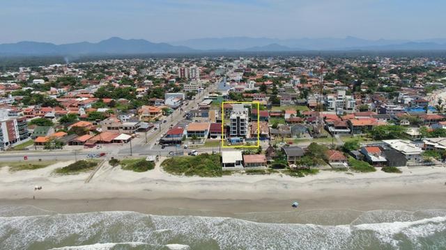 Apartamento frente mar no centro de Itapoá SC