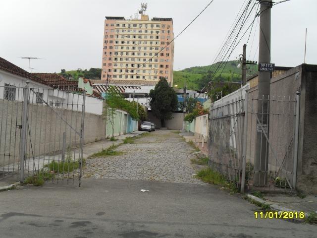 Alugo ótima casa no centro de nova Iguaçu - RJ - Foto 2