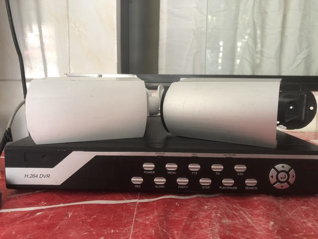 Vendo Dvr 8 canais com 4 câmeras - Foto 2