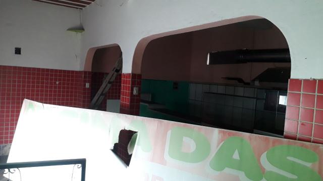 Casa em lote de 363 m² com loja ap. e barracão - Foto 9