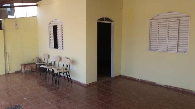 Casa com barraco de fundos - Foto 3