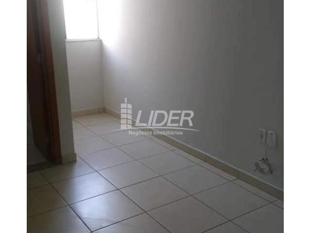 Casa de condomínio para alugar com 2 dormitórios em Saraiva, Uberlândia cod:864946 - Foto 8