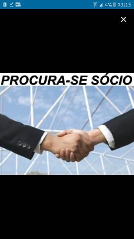 Procuro sócio para academia