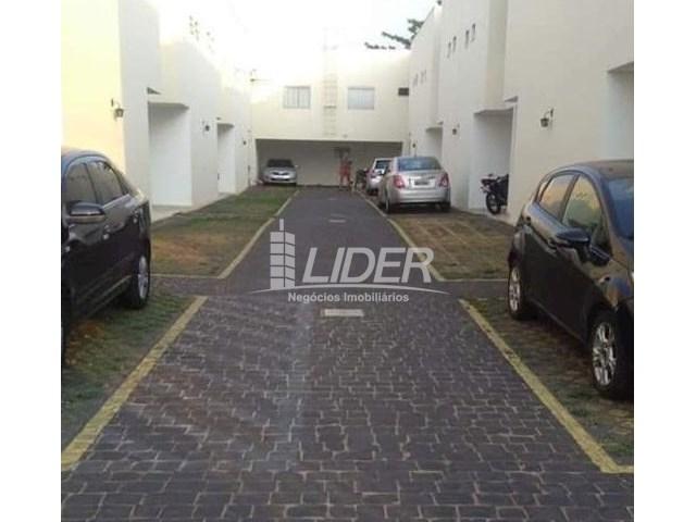 Casa de condomínio para alugar com 2 dormitórios em Saraiva, Uberlândia cod:864946