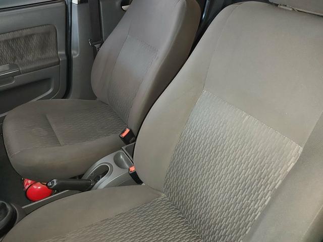 Fiesta Sedan 1.6 2005 completo!!! - Foto 6