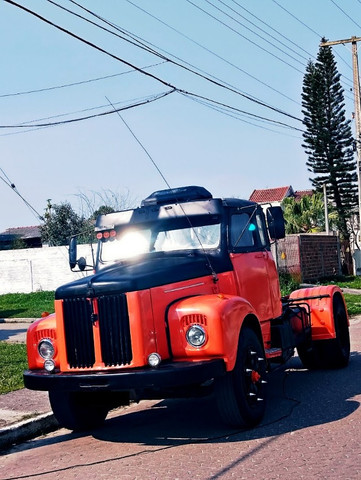 Scania 111s + carreta vanderleia porta container