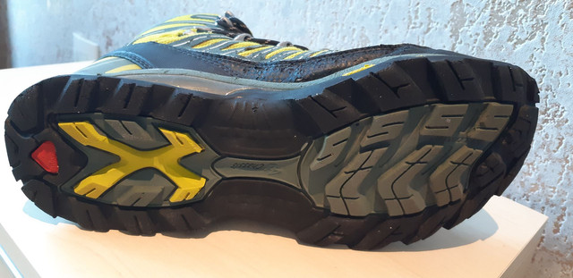 bota salomon quest 4d gtx