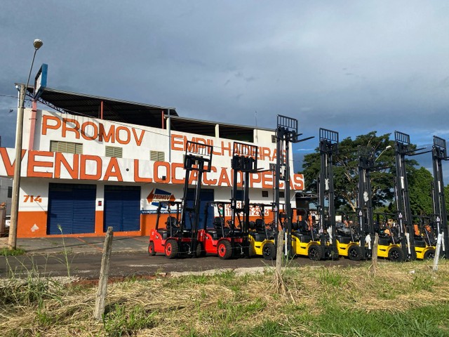 Empilhadeira Yale G83P 2,5t nacio al - Foto 6