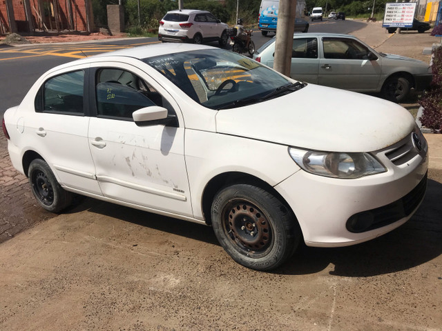 Sucata Voyage 1.6 8v 2011 completo 